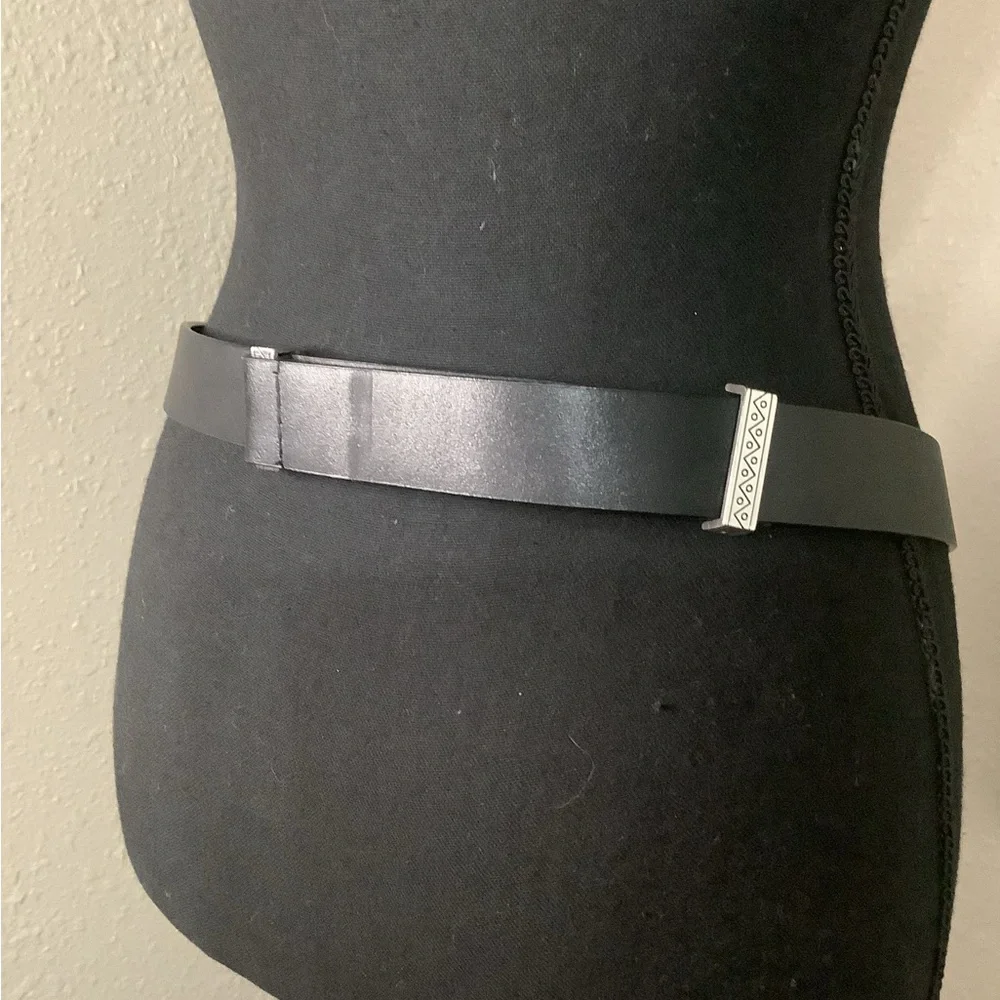 CHICO’S Concho Belt in‎ black leather/Silver antiqued accents